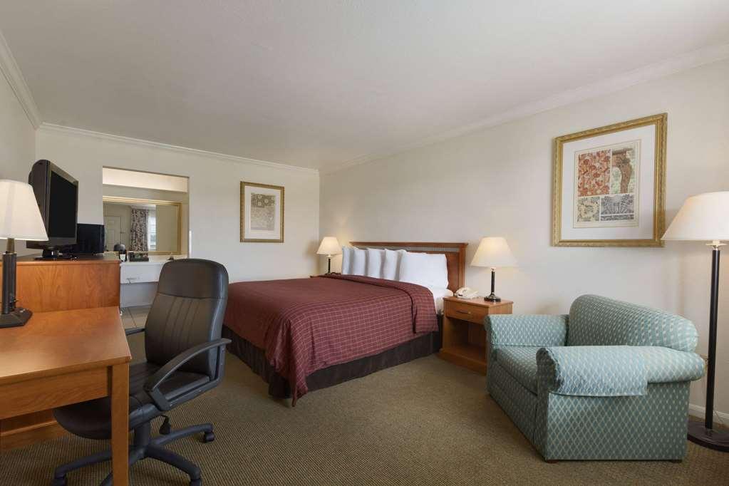 Baymont By Wyndham Hotel